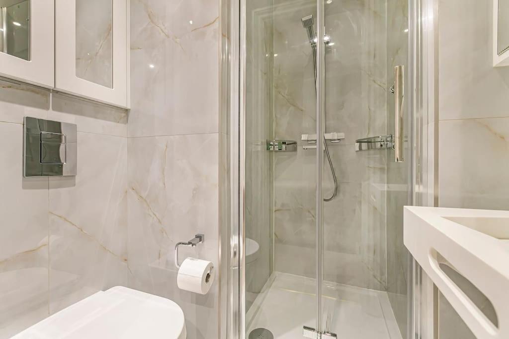 3-bed Next To Harrods With Underfloor Heating Londen