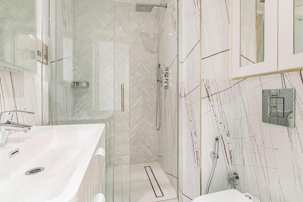 Appartement 3-bed Next To Harrods With Underfloor Heating Londen